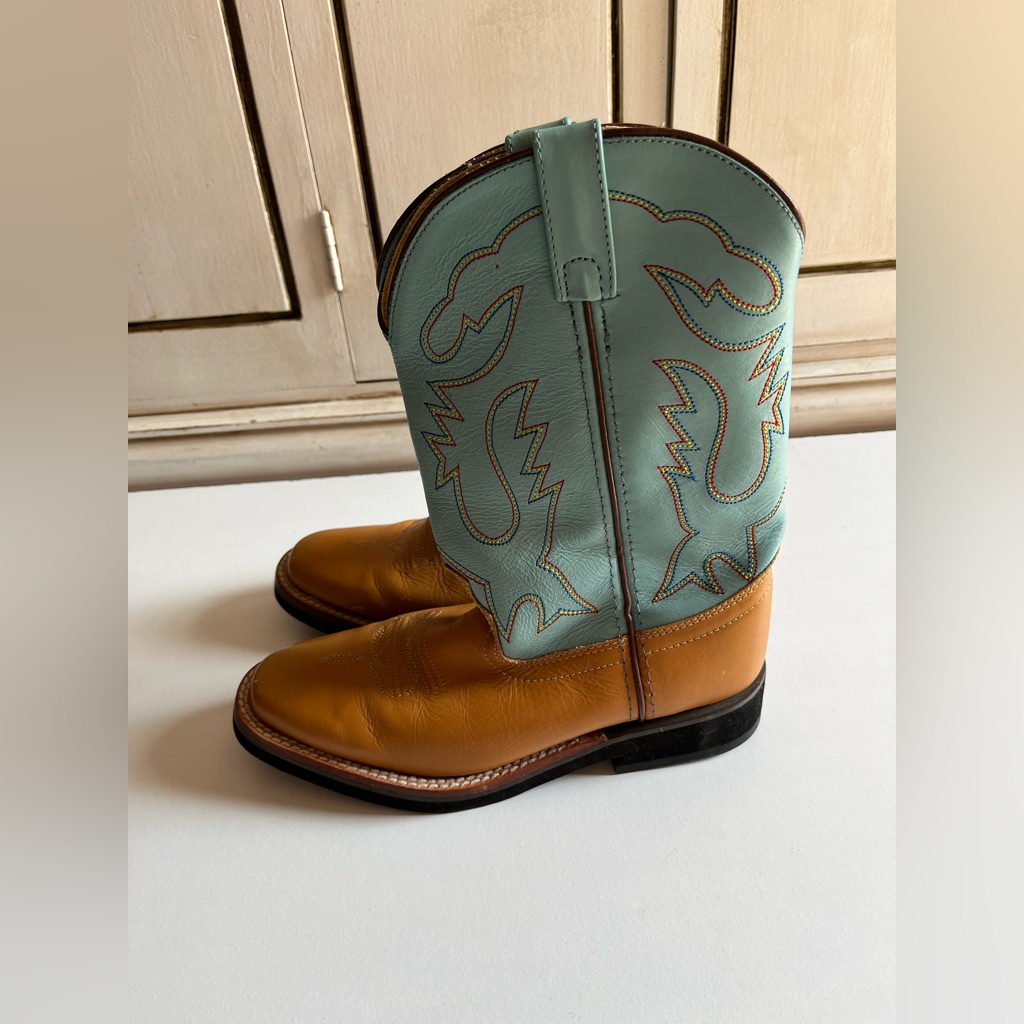 Women’s Acme Leather Cowboy Western Boots Style Ac 149 Contrast Stitching Size 5
